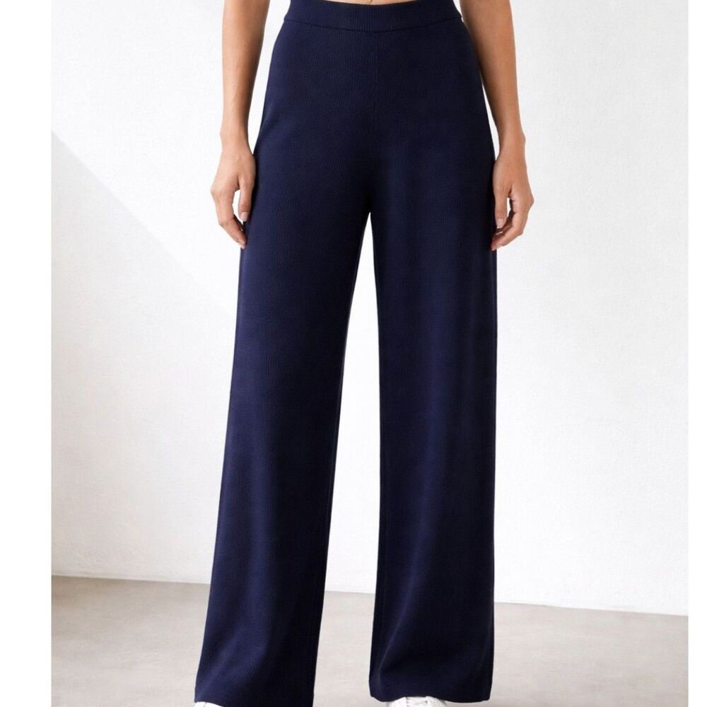 St. John Caviar Vintage Knit Navy Blue Pants - Size 8